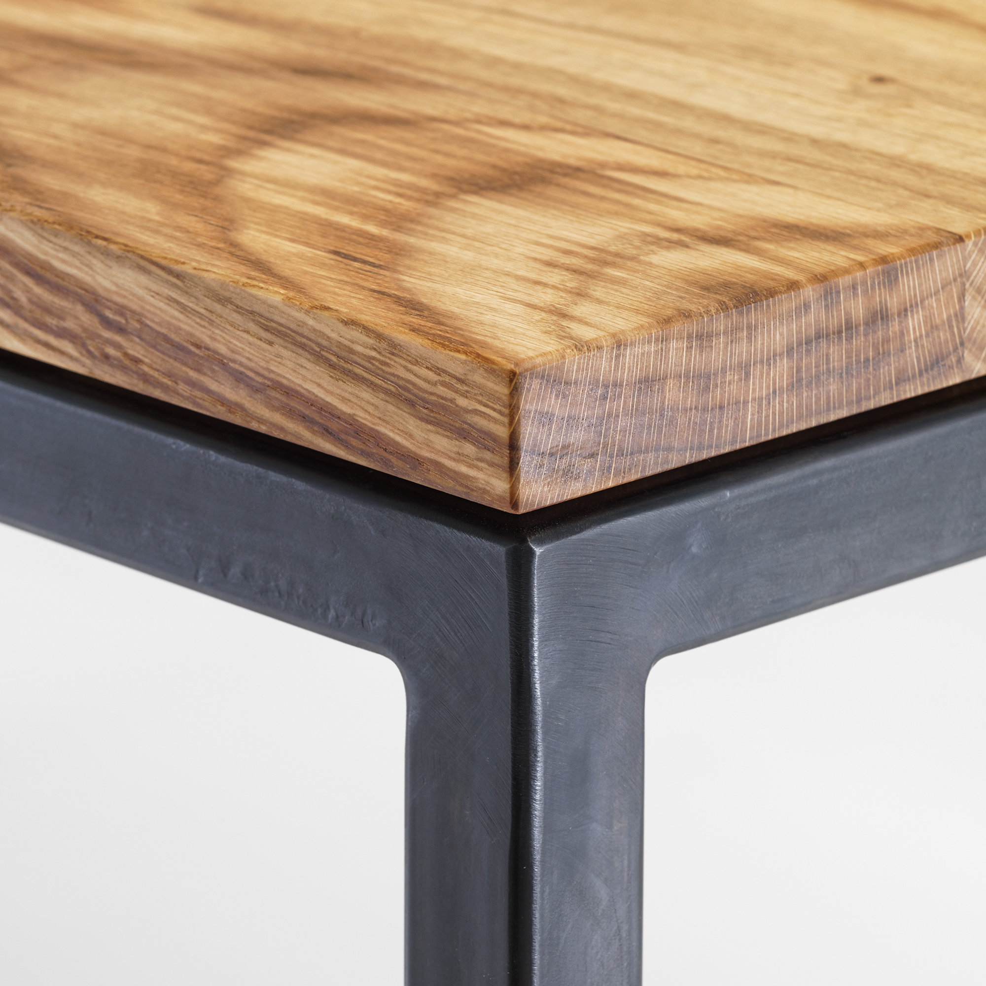 OAK TABLE